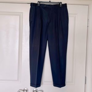 Roundtree & Yorke Easy Care men’s pleated pant w/bottom cuff.  Blue. 36x30